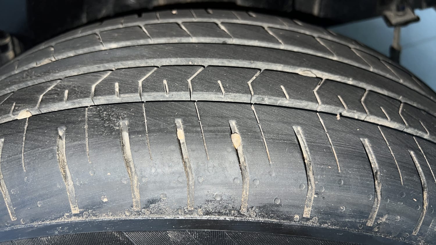 Used 2024 Hyundai Venue S (O) 1.2 Petrol Petrol Manual tyres LEFT REAR TYRE TREAD VIEW