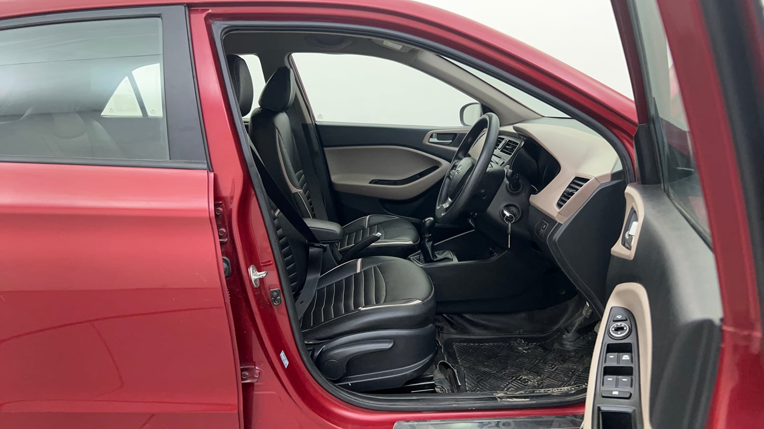 Used 2019 Hyundai Elite i20 Sportz Plus 1.2 Petrol Manual interior RIGHT SIDE FRONT DOOR CABIN VIEW