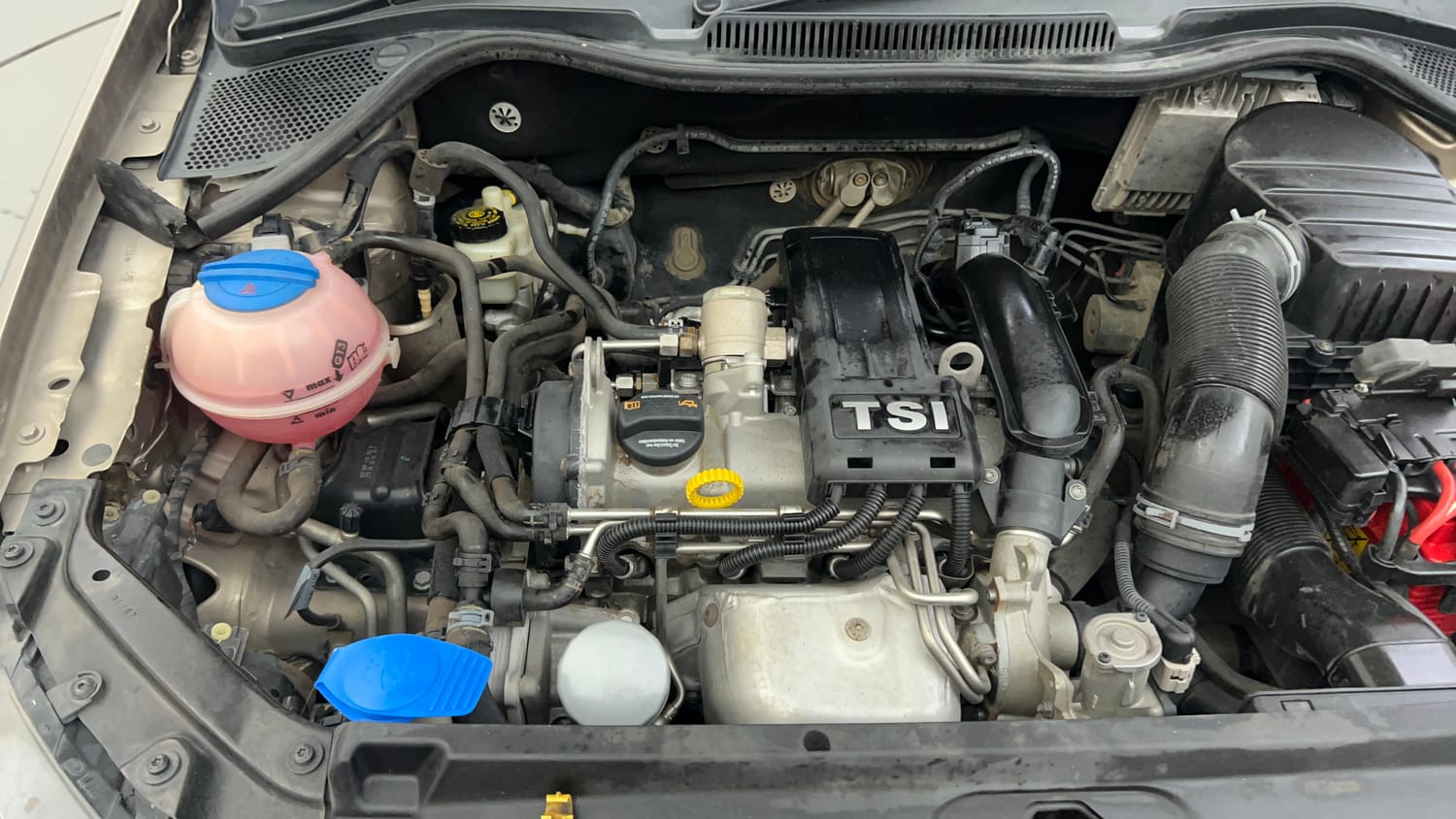 Used 2016 Volkswagen Vento Highline 1.2 (P) AT Petrol Automatic engine ENGINE RIGHT SIDE VIEW