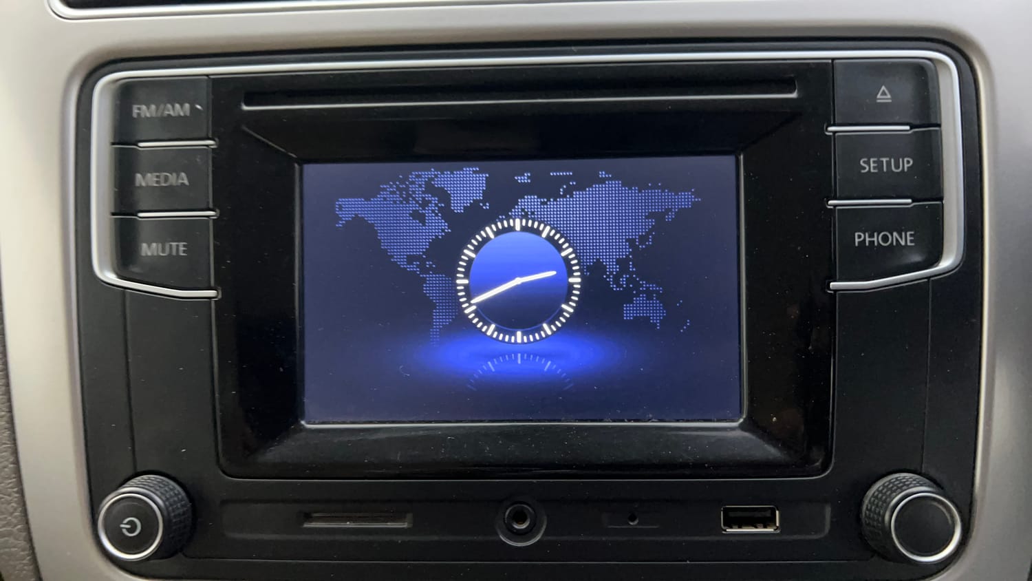 Used 2016 Volkswagen Vento Highline 1.2 (P) AT Petrol Automatic top_features Integrated (in-dash) music system