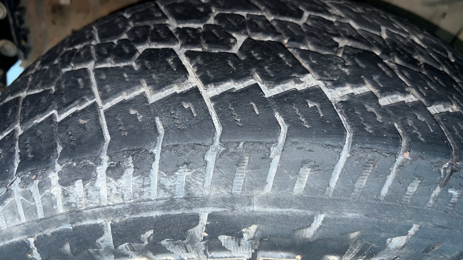 Used 2022 mahindra Thar LX Hard Top Petrol MT 4WD Petrol Manual tyres LEFT FRONT TYRE TREAD VIEW