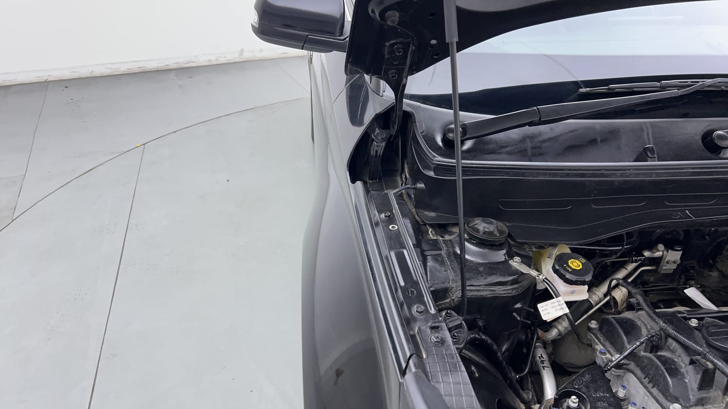 Used 2024 Hyundai Venue S (O) 1.2 Petrol Petrol Manual engine ENGINE RIGHT SIDE HINGE & APRON VIEW