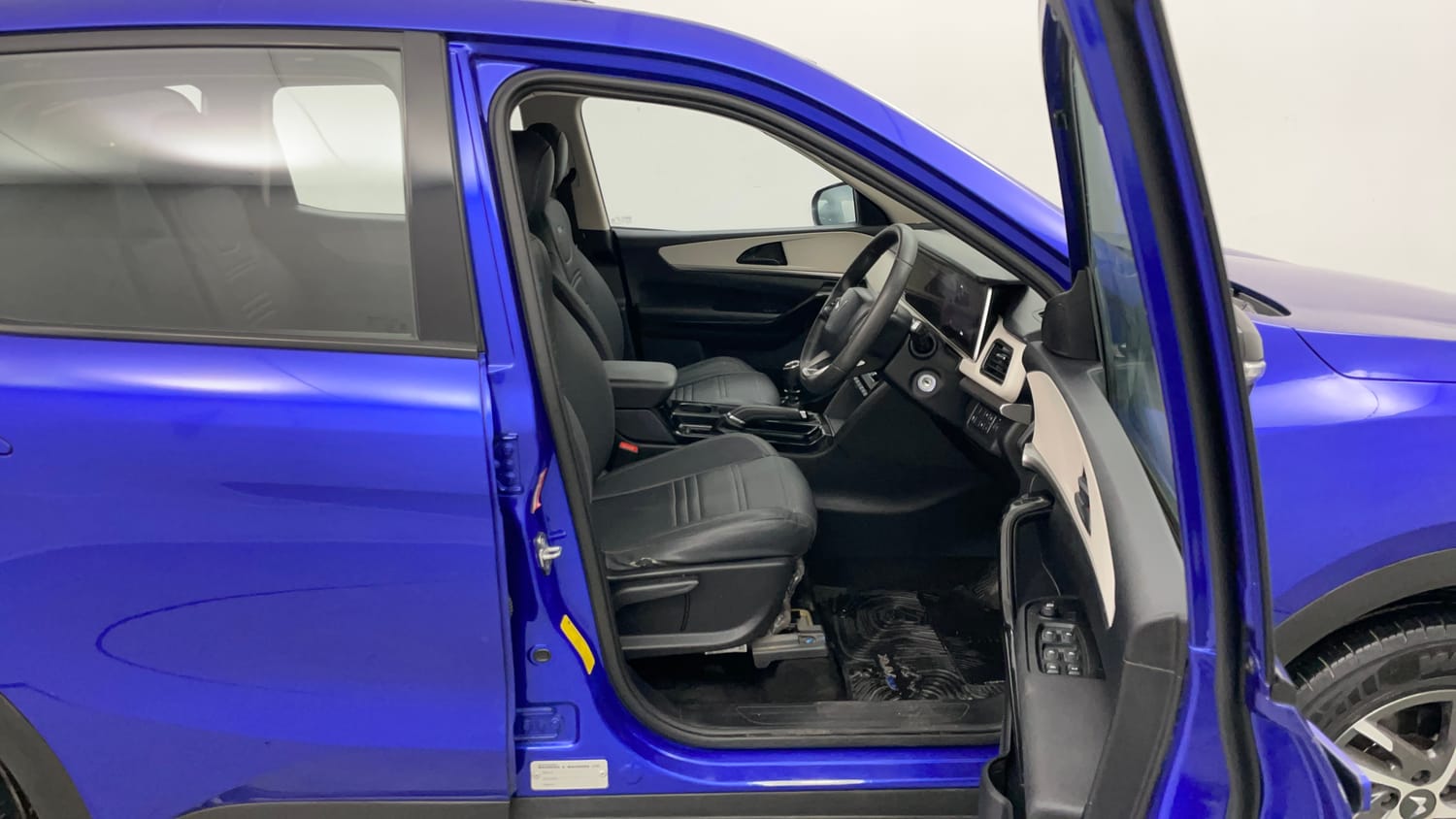 Used 2022 Mahindra XUV700 AX 5 Petrol MT 7 STR Petrol Manual interior RIGHT SIDE FRONT DOOR CABIN VIEW