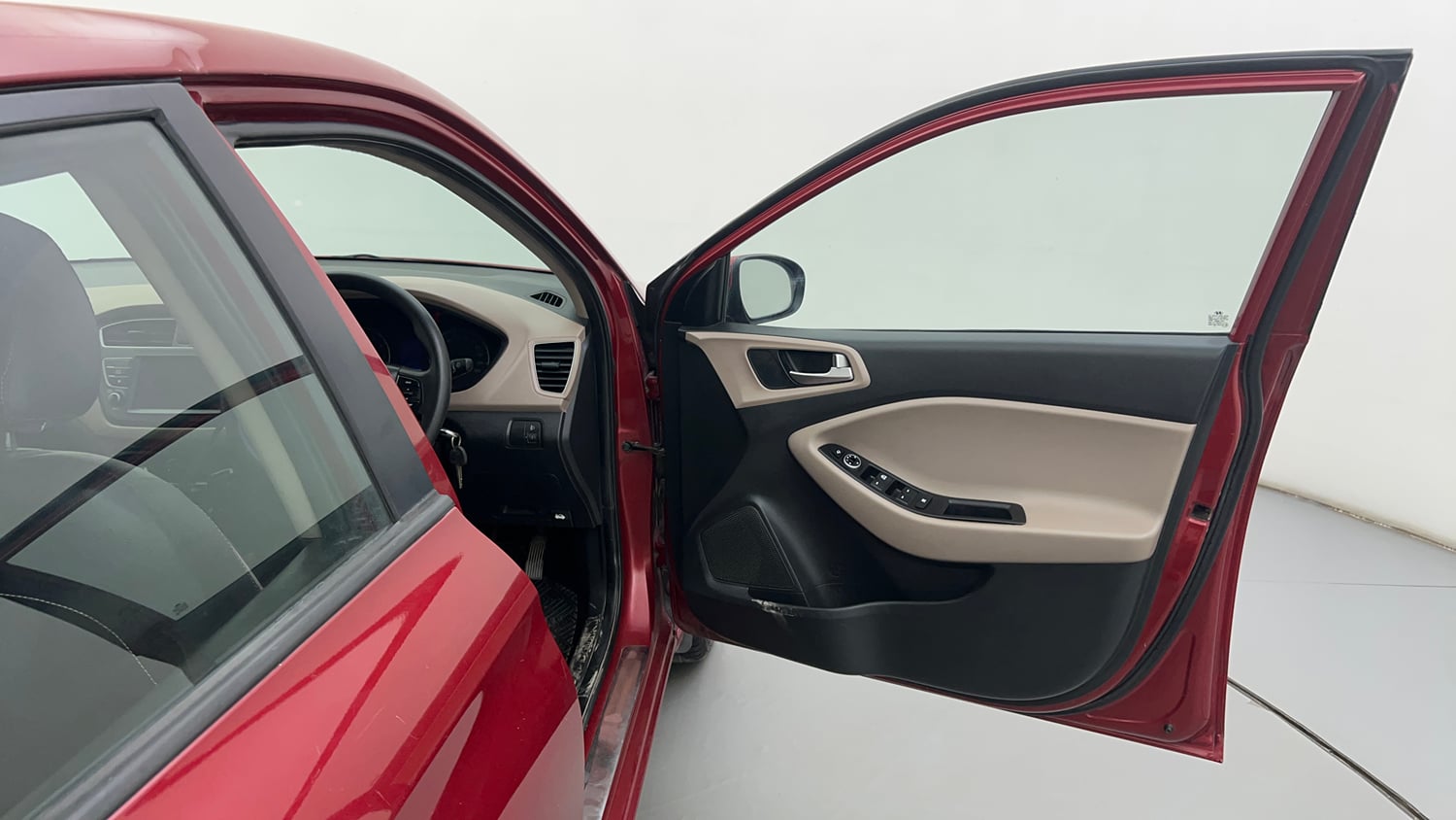 Used 2019 Hyundai Elite i20 Sportz Plus 1.2 Petrol Manual interior RIGHT FRONT DOOR OPEN VIEW