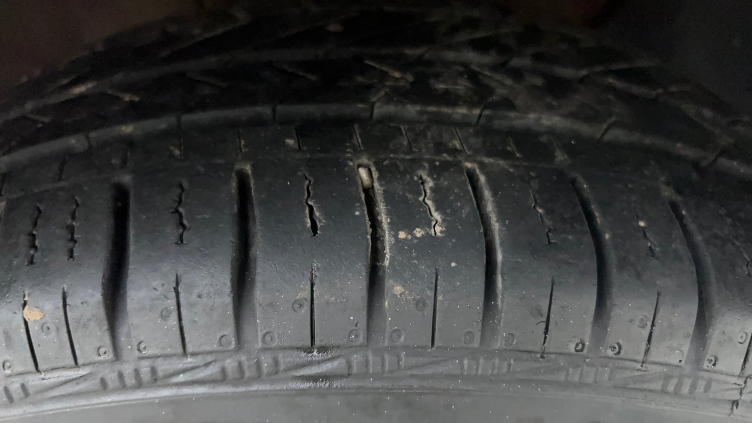 Used 2019 Hyundai Elite i20 Sportz Plus 1.2 Petrol Manual tyres RIGHT FRONT TYRE TREAD VIEW