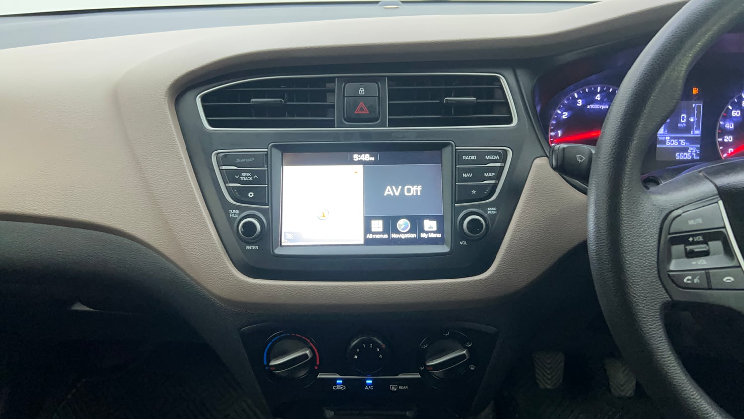 Used 2019 Hyundai Elite i20 Sportz Plus 1.2 Petrol Manual interior MUSIC SYSTEM & AC CONTROL VIEW