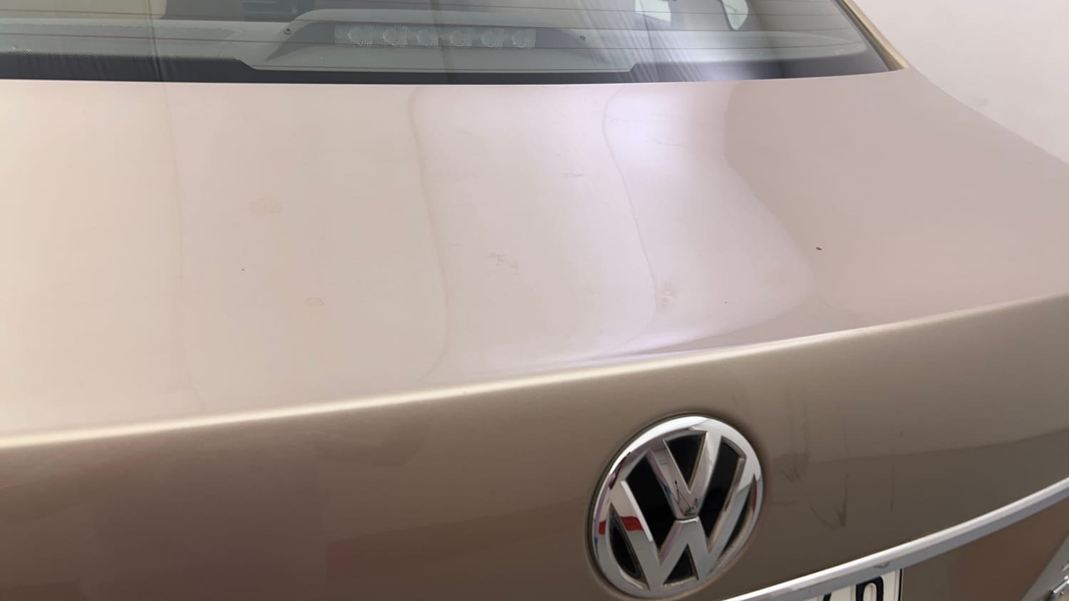 Used 2016 Volkswagen Vento Highline 1.2 (P) AT Petrol Automatic dents MINOR SCRATCH