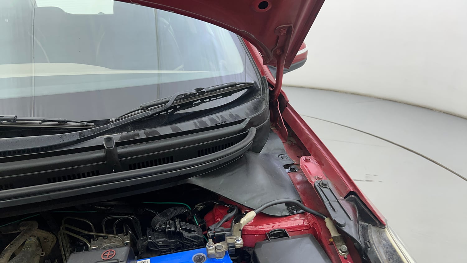 Used 2019 Hyundai Elite i20 Sportz Plus 1.2 Petrol Manual engine ENGINE LEFT SIDE HINGE & APRON VIEW