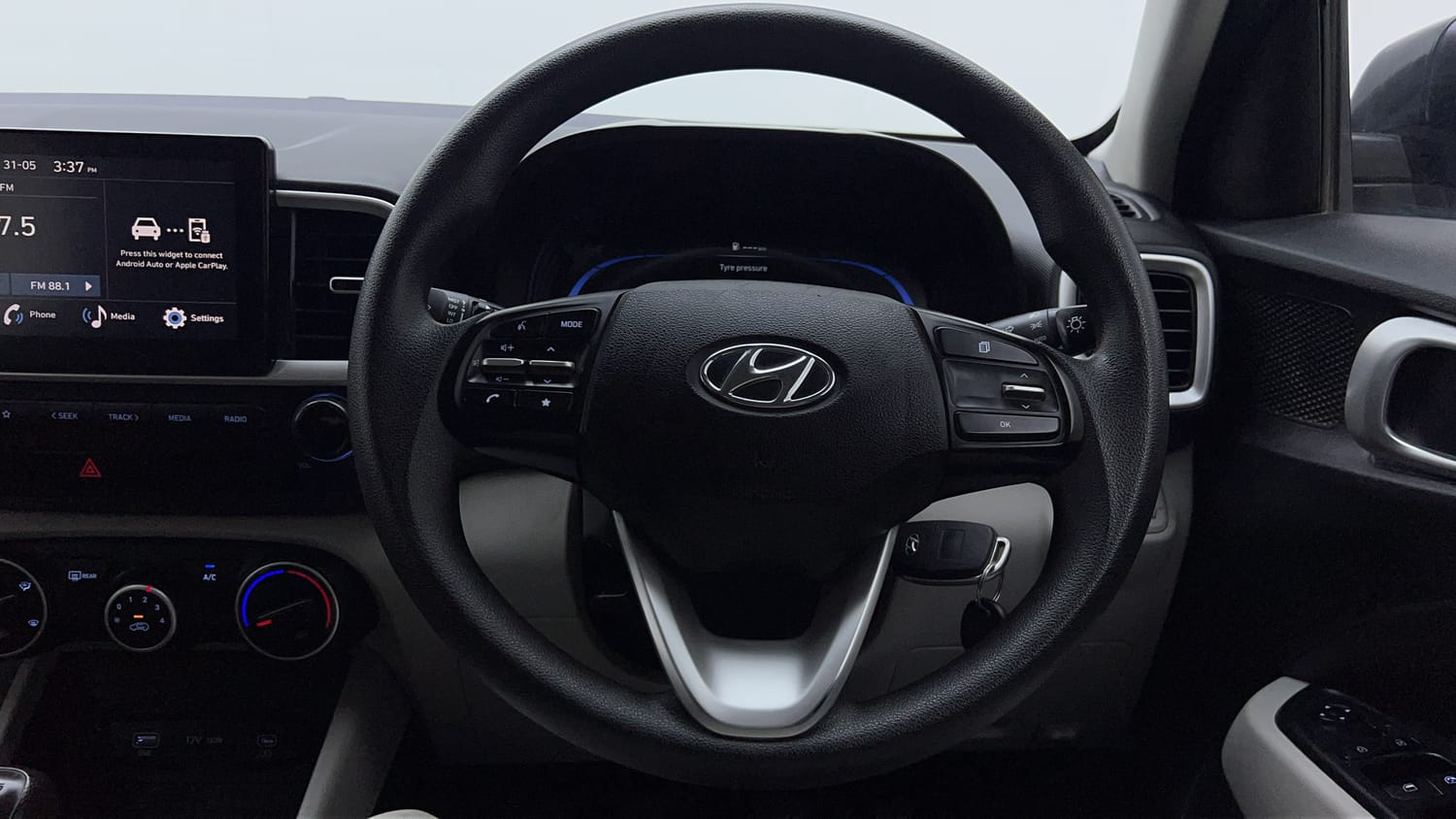 Used 2024 Hyundai Venue S (O) 1.2 Petrol Petrol Manual interior STEERING VIEW