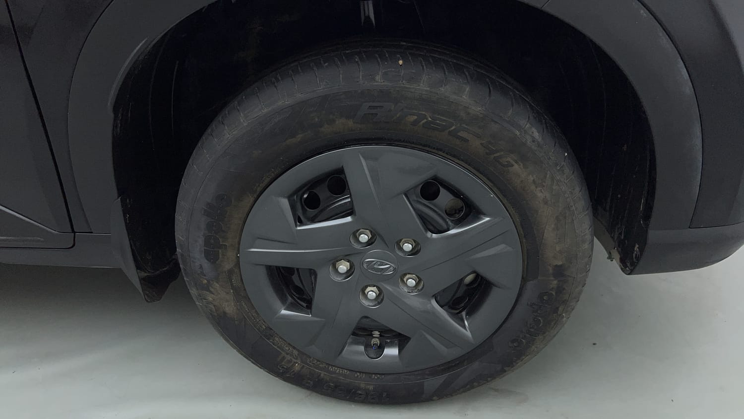 Used 2024 Hyundai Venue S (O) 1.2 Petrol Petrol Manual tyres RIGHT FRONT TYRE RIM VIEW