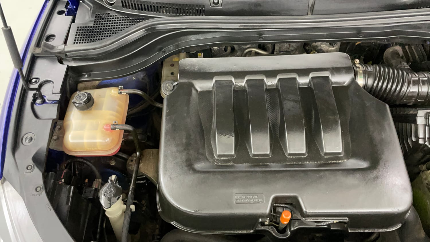 Used 2022 Mahindra XUV700 AX 5 Petrol MT 7 STR Petrol Manual engine ENGINE RIGHT SIDE VIEW