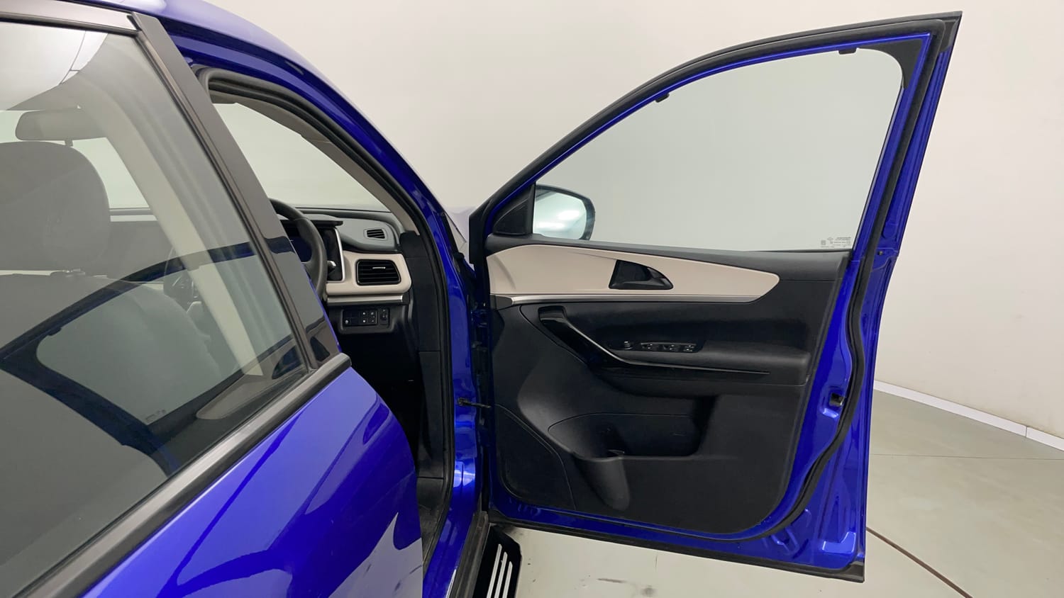 Used 2022 Mahindra XUV700 AX 5 Petrol MT 7 STR Petrol Manual interior RIGHT FRONT DOOR OPEN VIEW