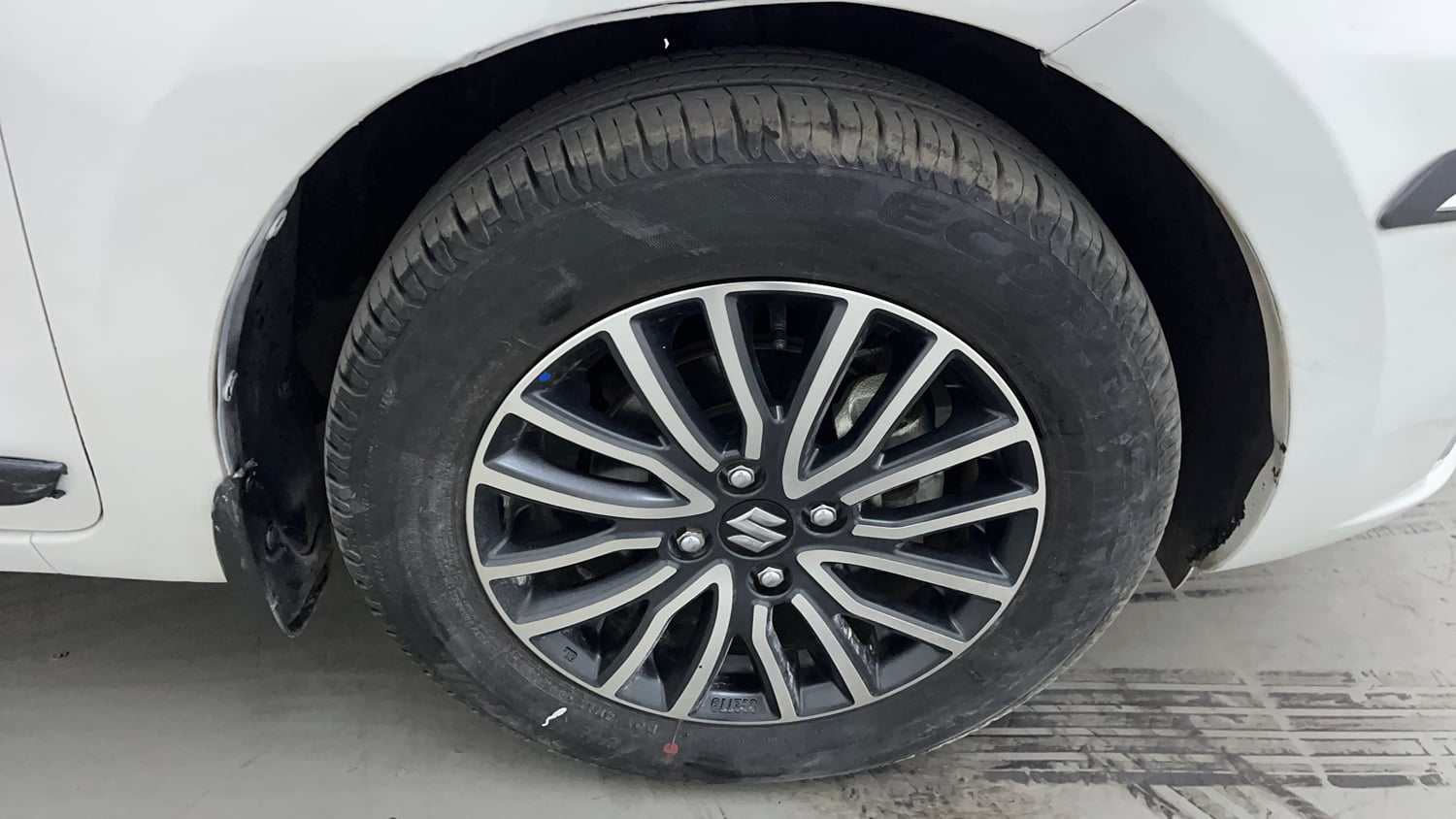 Used 2024 Maruti Suzuki Dzire ZXi Plus AGS Petrol Automatic tyres RIGHT FRONT TYRE RIM VIEW