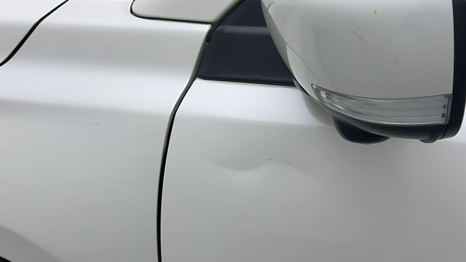 Used 2023 Maruti Suzuki Grand Vitara Alpha Plus Intelligent Hybrid eCVT Hybrid Automatic dents MINOR DENT