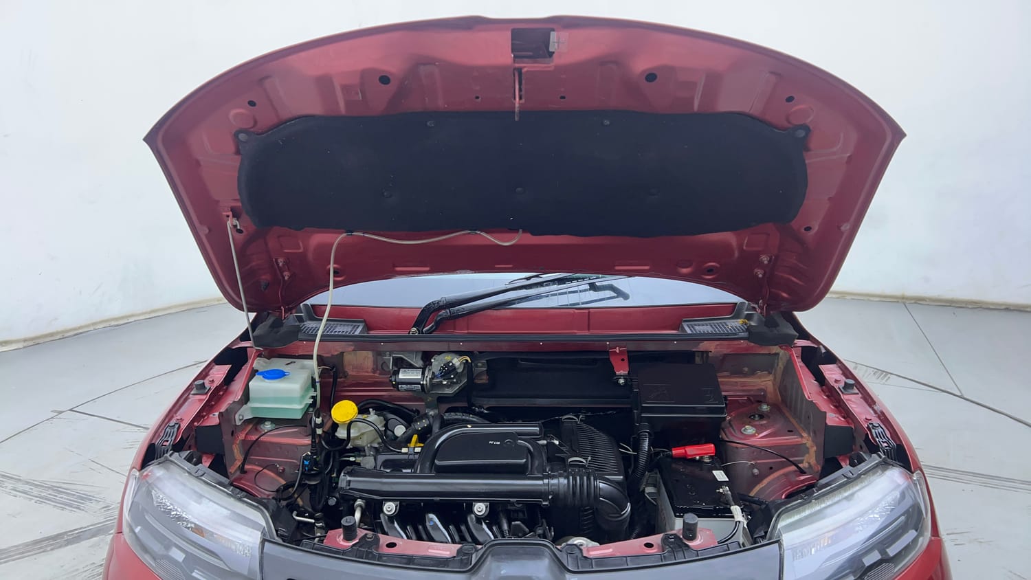 Used 2025 Renault Kwid CLIMBER 1.0 MT Dual Tone Petrol Manual engine ENGINE & BONNET OPEN FRONT VIEW