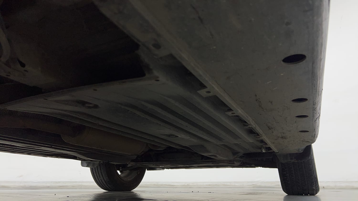 Used 2023 Maruti Suzuki Grand Vitara Alpha Plus Intelligent Hybrid eCVT Hybrid Automatic extra REAR RIGHT UNDERBODY VIEW