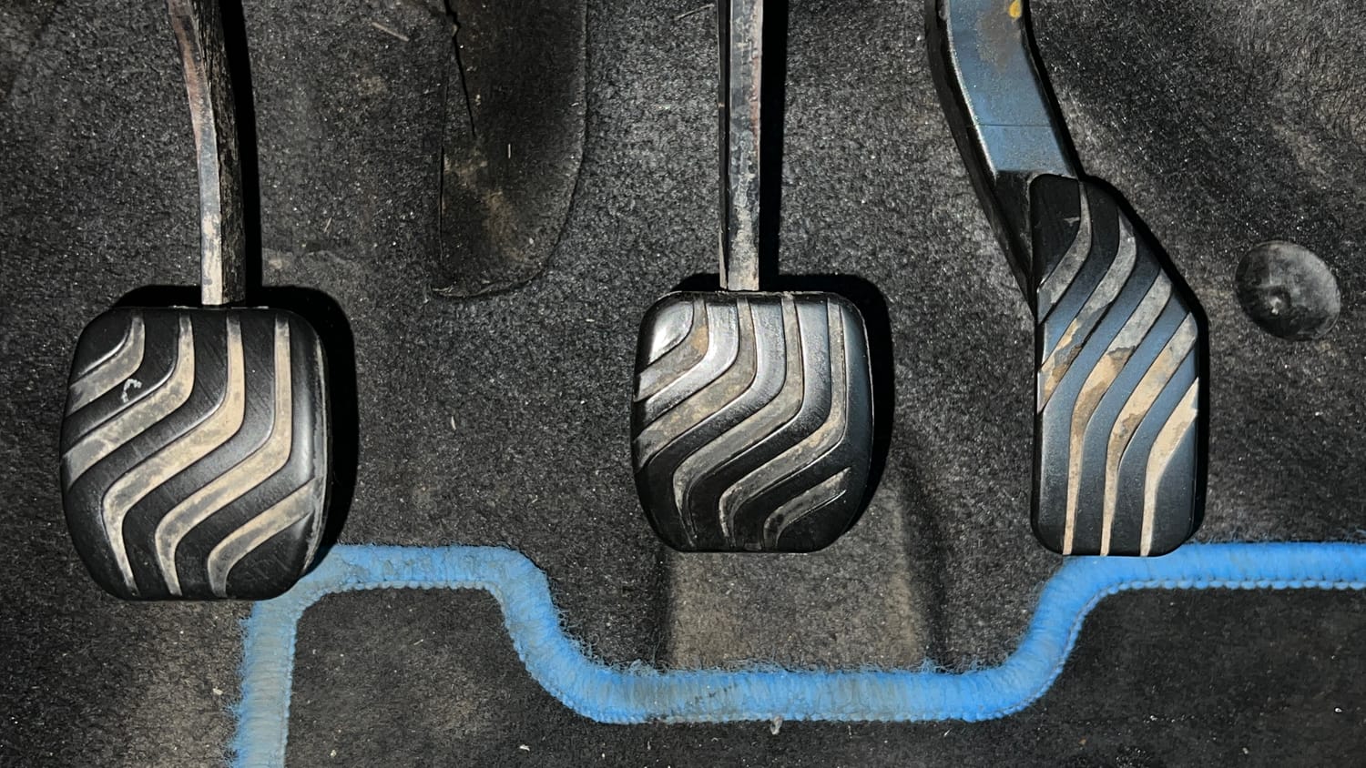 Used 2021 Renault Kiger RXZ MT Dual Tone Petrol Manual interior PEDALS VIEW