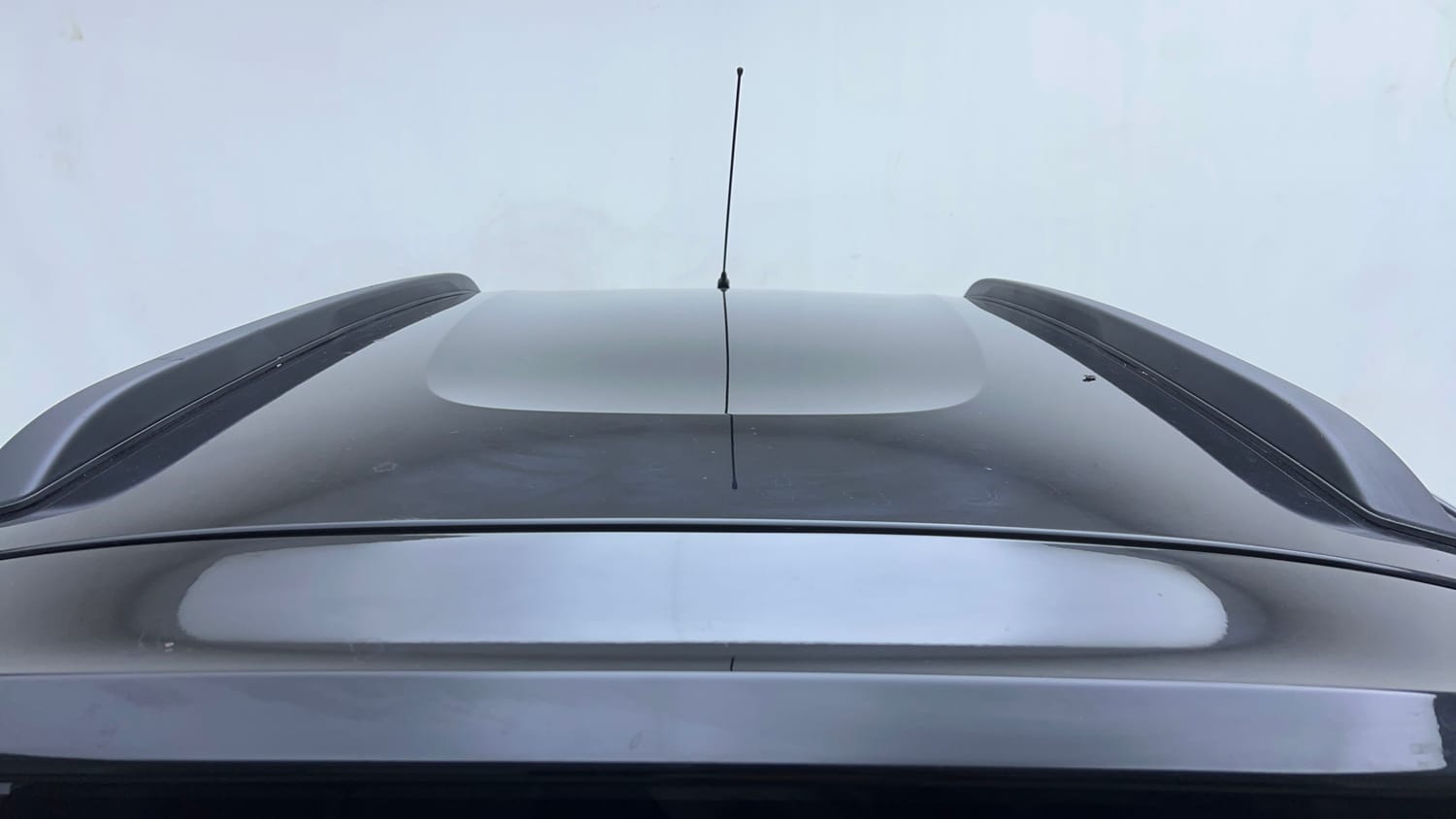 Used 2025 Renault Kwid CLIMBER 1.0 MT Dual Tone Petrol Manual exterior EXTERIOR ROOF VIEW