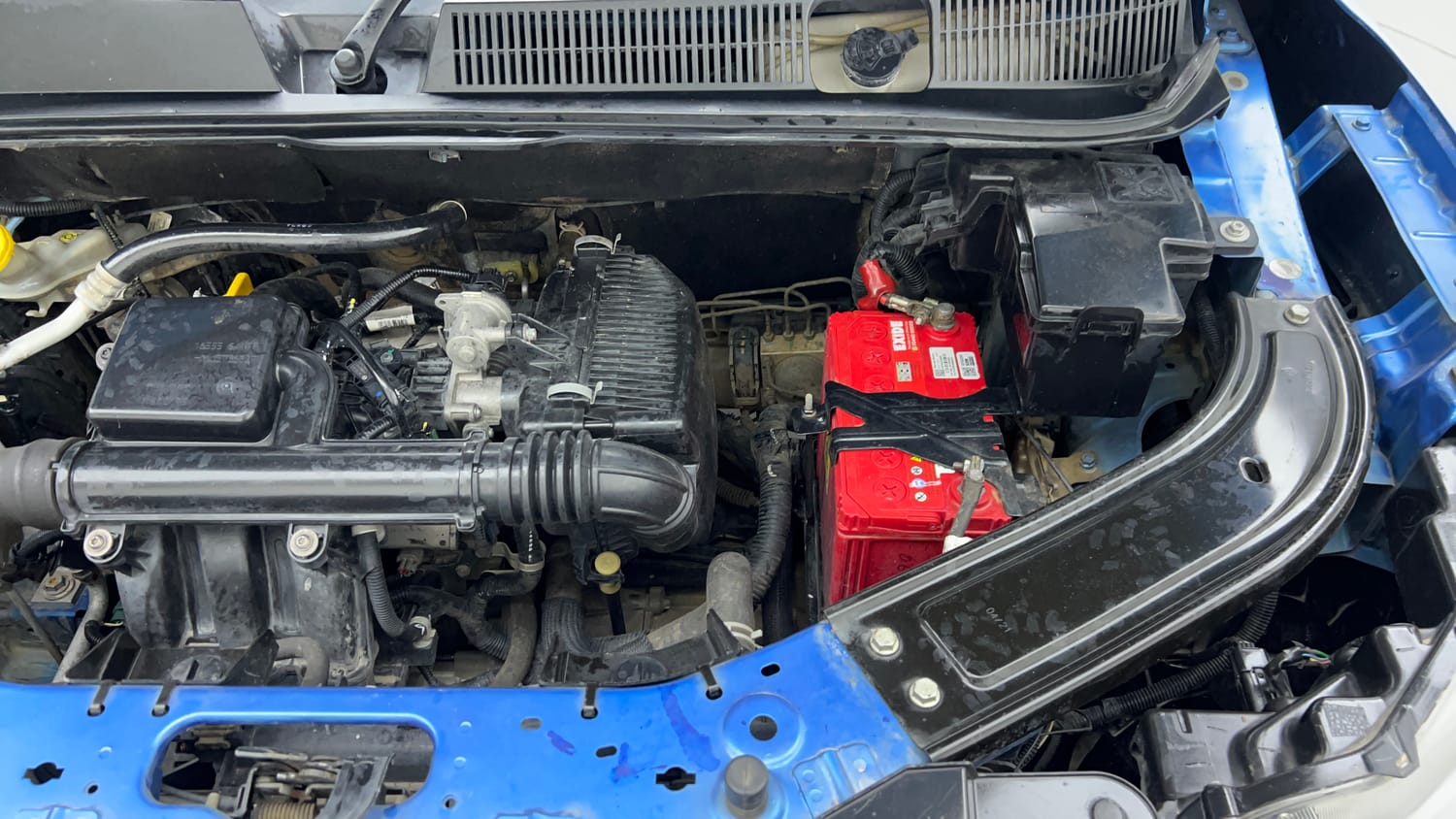Used 2021 Renault Kiger RXZ MT Dual Tone Petrol Manual engine ENGINE LEFT SIDE VIEW