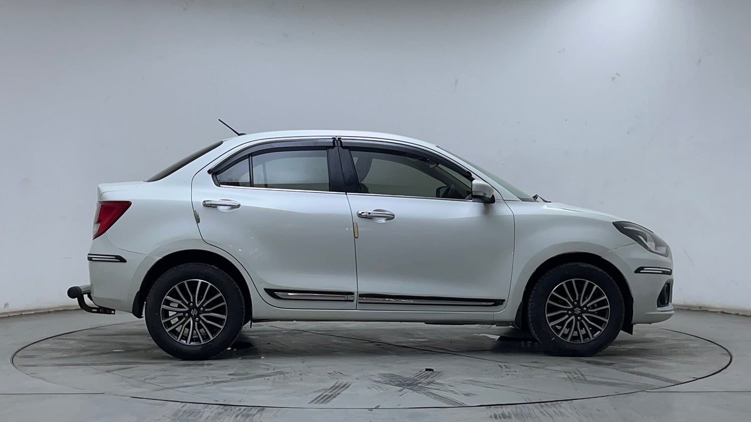 Used 2024 Maruti Suzuki Dzire ZXi Plus AGS Petrol Automatic exterior RIGHT SIDE VIEW