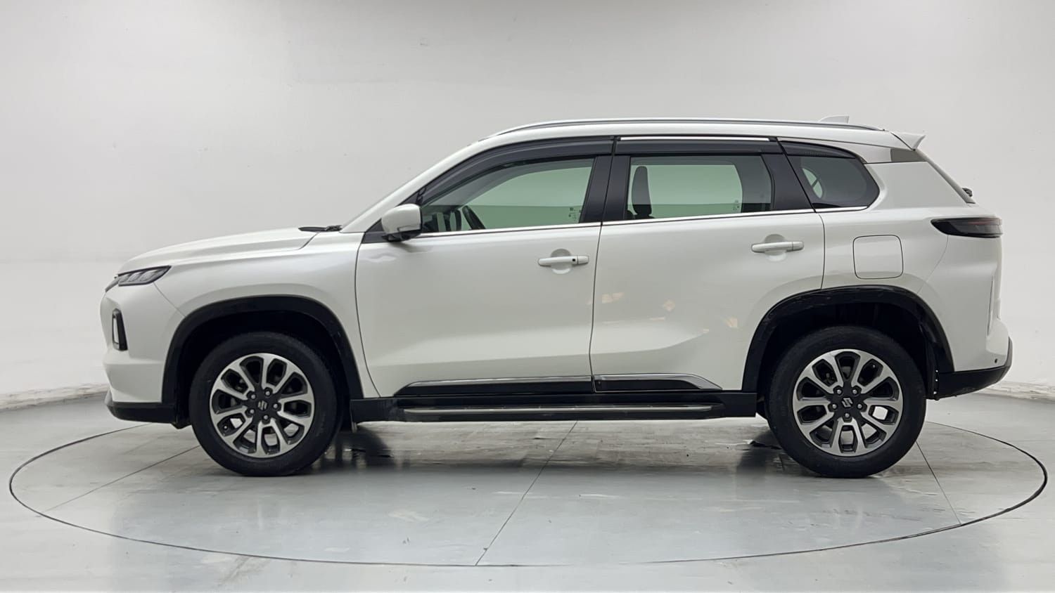 Used 2023 Maruti Suzuki Grand Vitara Alpha Plus Intelligent Hybrid eCVT Hybrid Automatic exterior LEFT SIDE VIEW