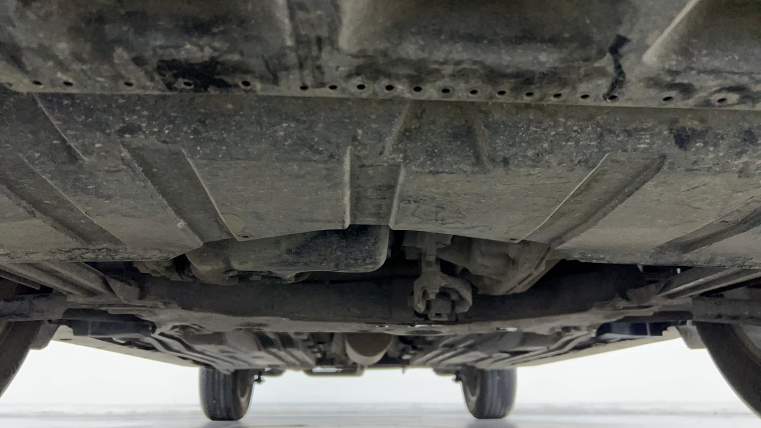 Used 2023 Maruti Suzuki Grand Vitara Alpha Plus Intelligent Hybrid eCVT Hybrid Automatic extra FRONT LEFT UNDERBODY VIEW