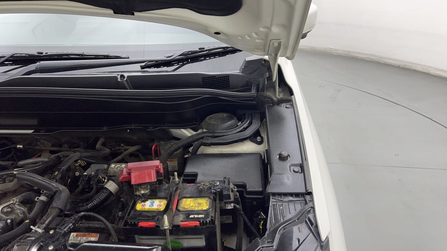 Used 2023 Maruti Suzuki Grand Vitara Alpha Plus Intelligent Hybrid eCVT Hybrid Automatic engine ENGINE LEFT SIDE HINGE & APRON VIEW