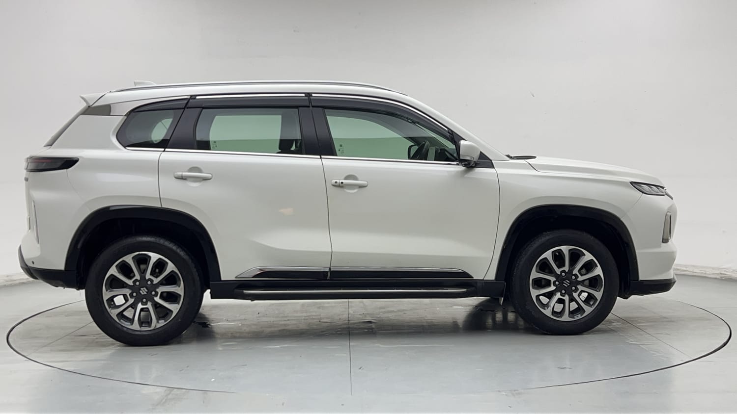 Used 2023 Maruti Suzuki Grand Vitara Alpha Plus Intelligent Hybrid eCVT Hybrid Automatic exterior RIGHT SIDE VIEW