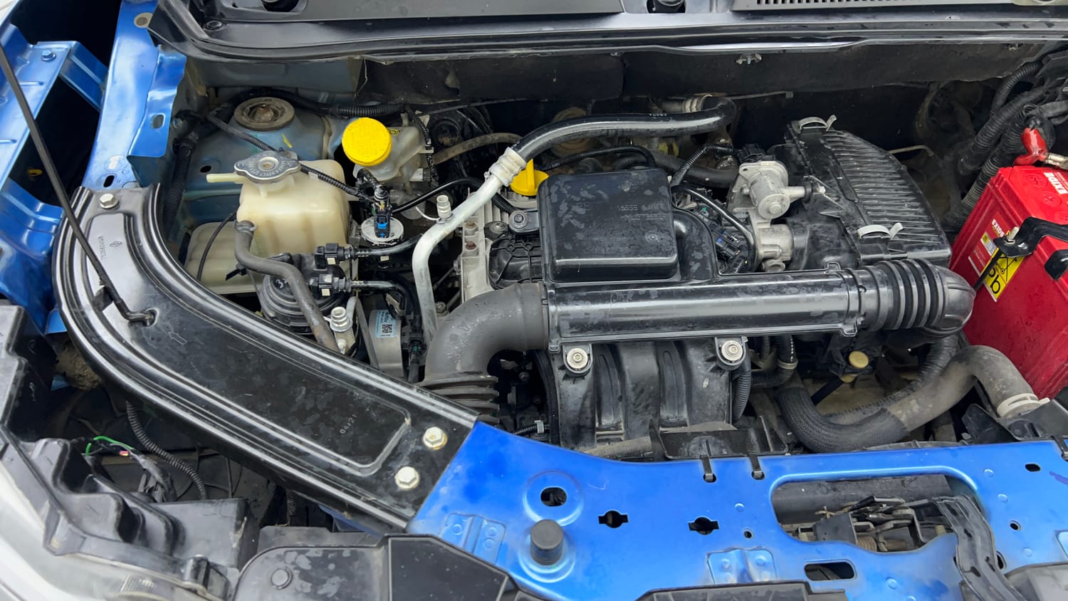 Used 2021 Renault Kiger RXZ MT Dual Tone Petrol Manual engine ENGINE RIGHT SIDE VIEW