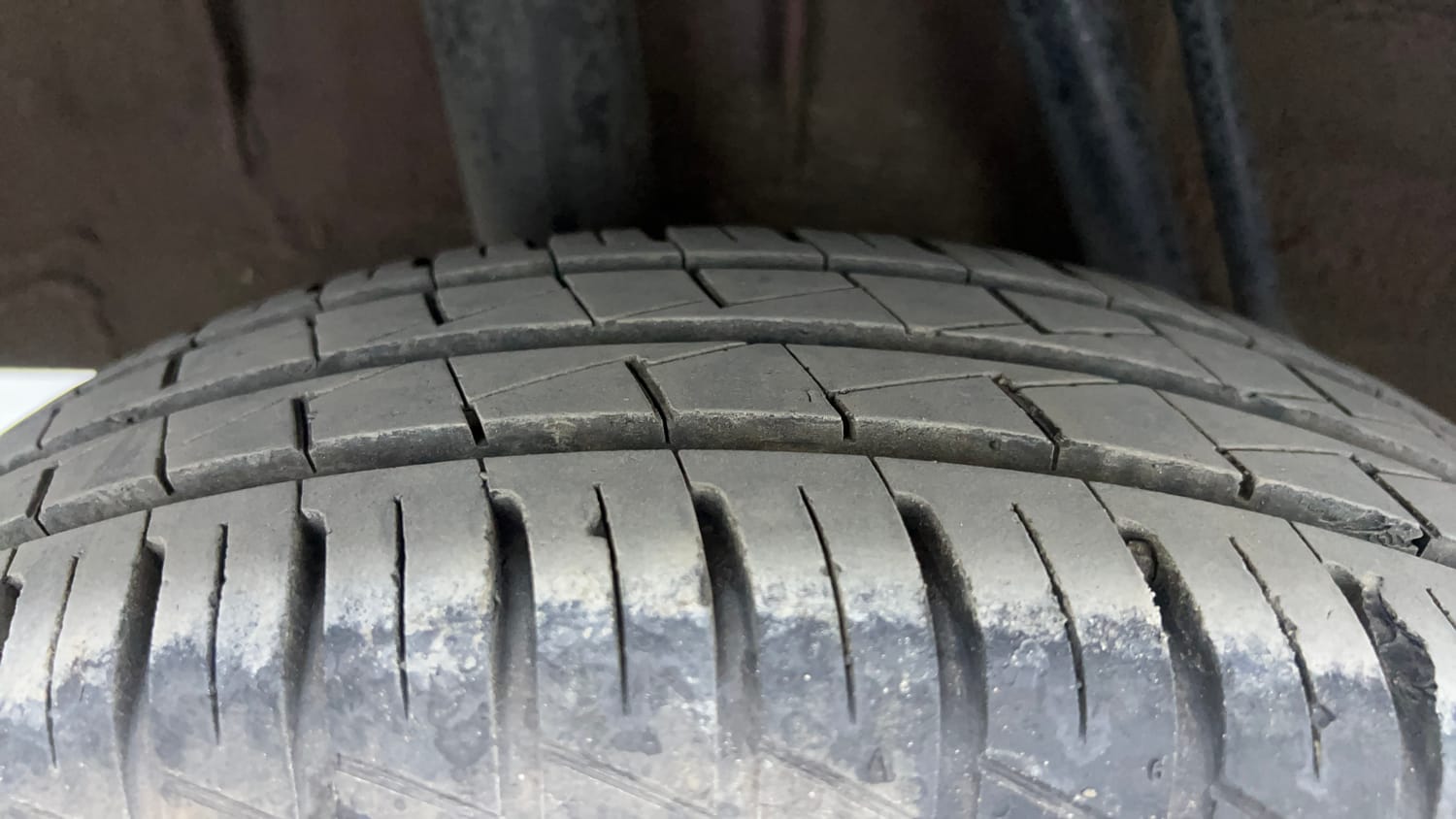 Used 2025 Renault Kwid CLIMBER 1.0 MT Dual Tone Petrol Manual tyres RIGHT REAR TYRE TREAD VIEW