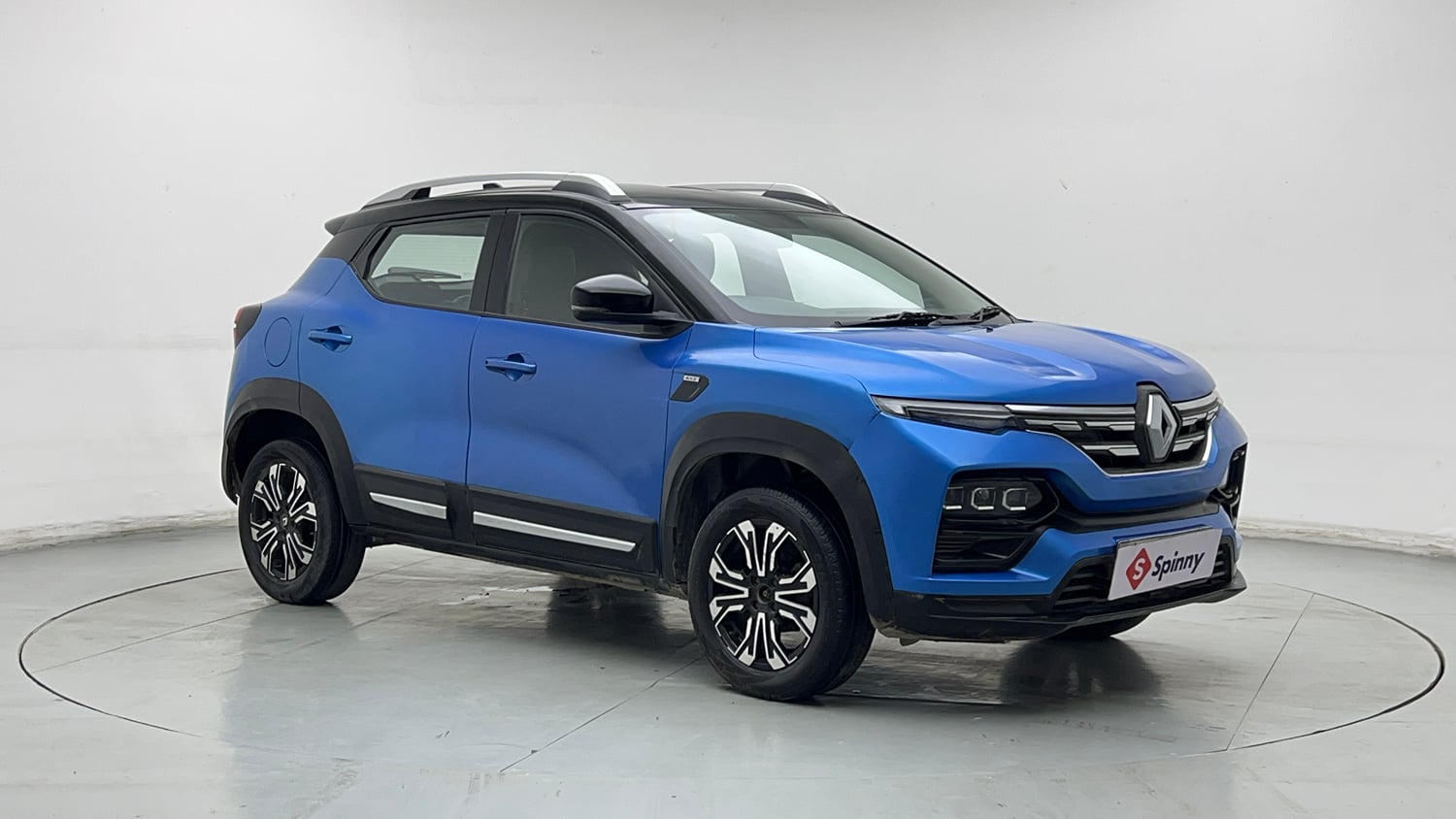 Used 2021 Renault Kiger RXZ MT Dual Tone Petrol Manual exterior RIGHT FRONT CORNER VIEW