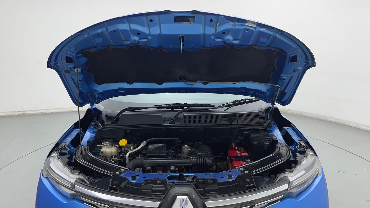 Used 2021 Renault Kiger RXZ MT Dual Tone Petrol Manual engine ENGINE & BONNET OPEN FRONT VIEW