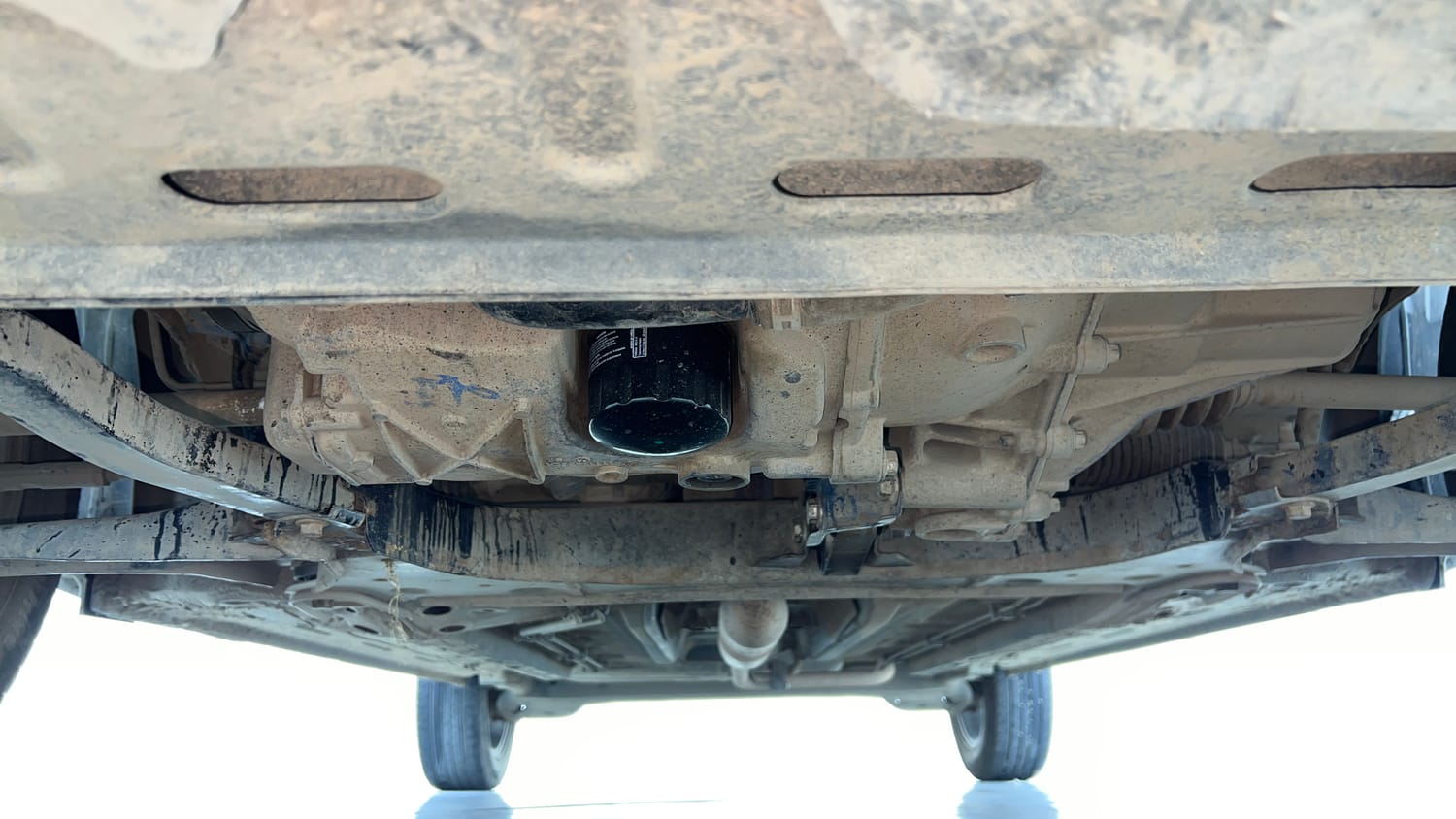 Used 2021 Renault Kiger RXZ MT Dual Tone Petrol Manual extra FRONT LEFT UNDERBODY VIEW