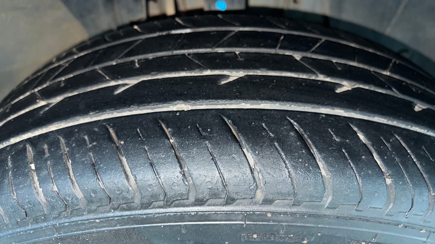 Used 2021 Renault Kiger RXZ MT Dual Tone Petrol Manual tyres RIGHT FRONT TYRE TREAD VIEW