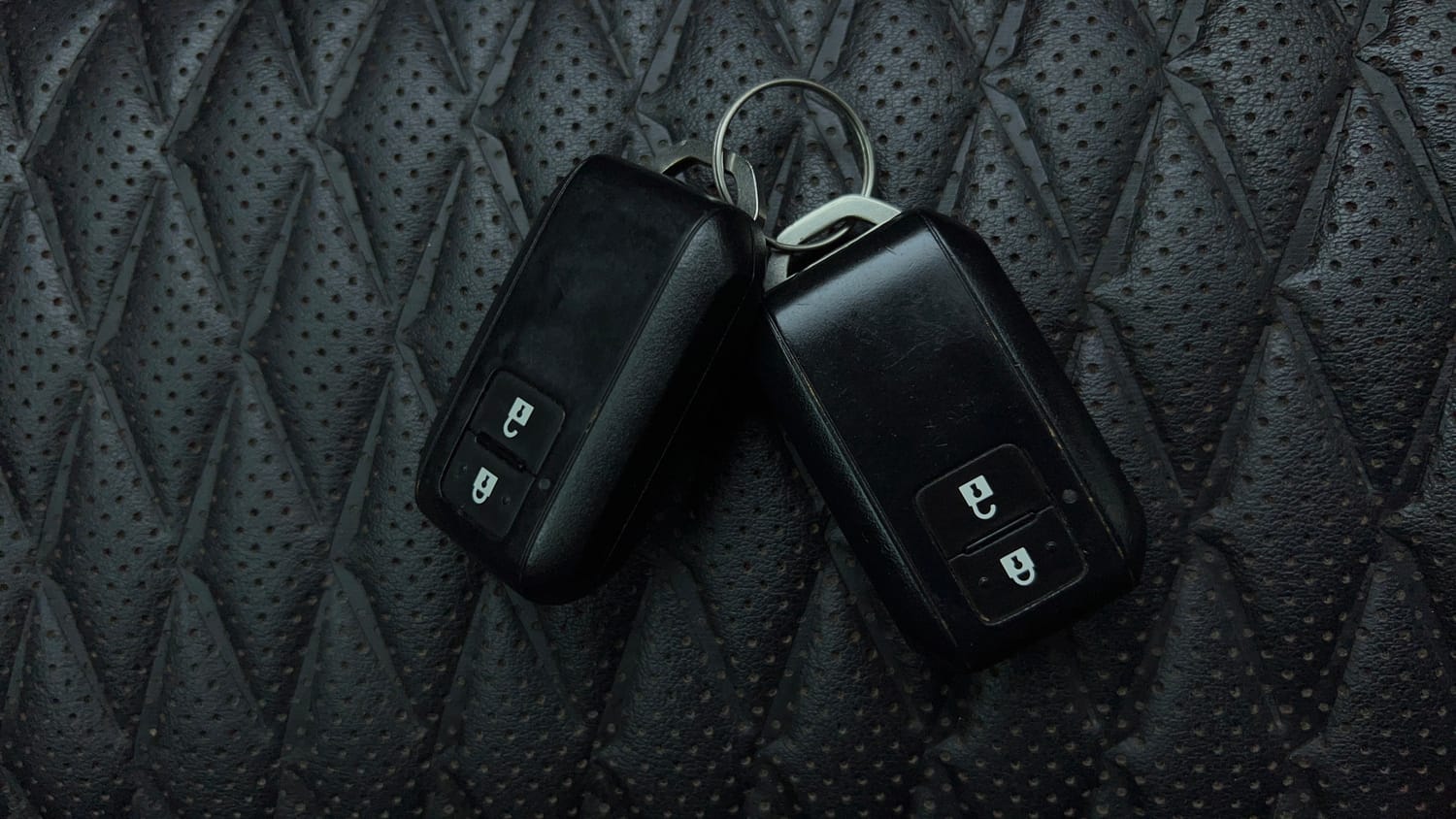 Used 2023 Maruti Suzuki Grand Vitara Alpha Plus Intelligent Hybrid eCVT Hybrid Automatic extra CAR KEY VIEW