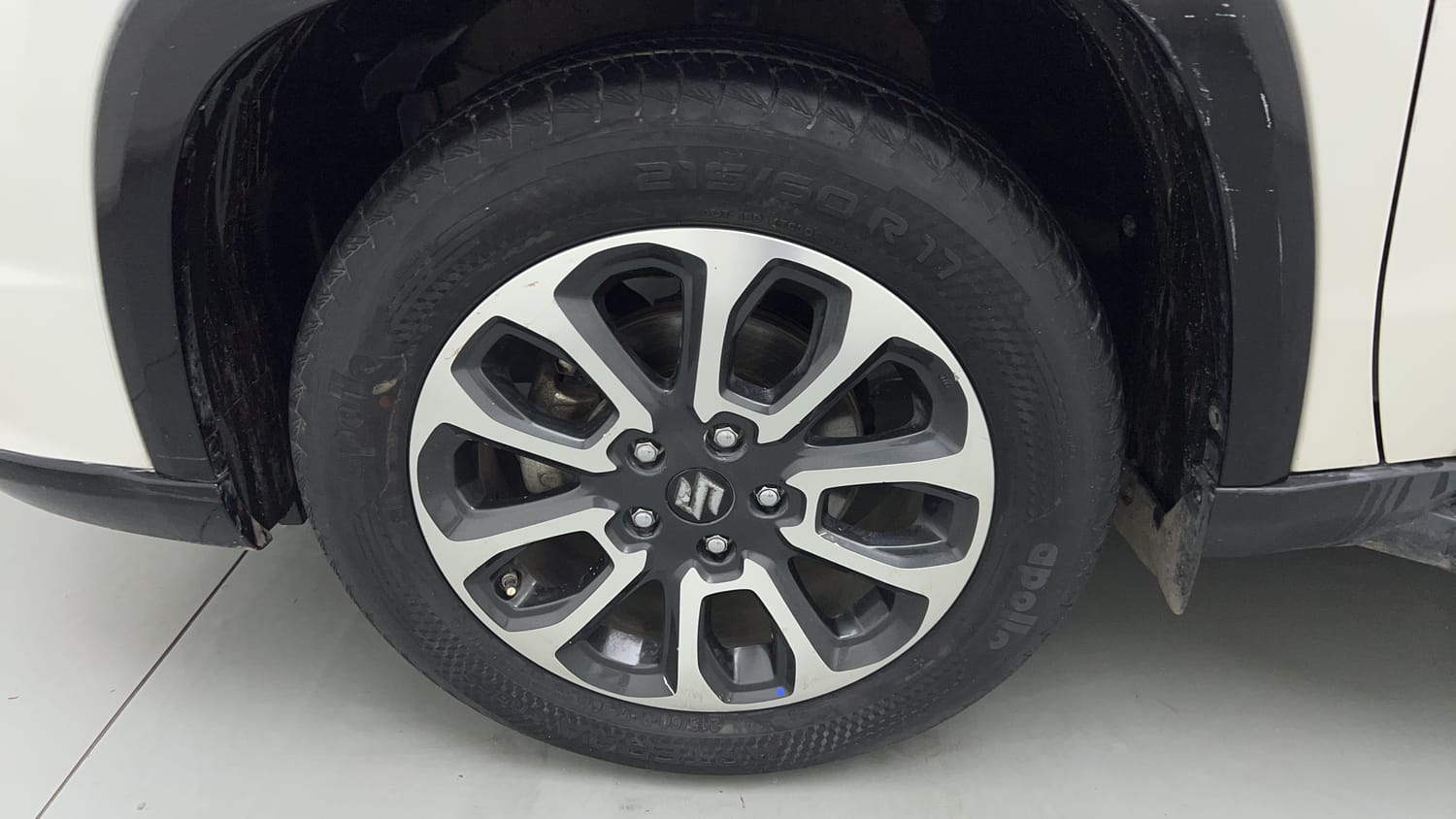 Used 2023 Maruti Suzuki Grand Vitara Alpha Plus Intelligent Hybrid eCVT Hybrid Automatic tyres LEFT FRONT TYRE RIM VIEW