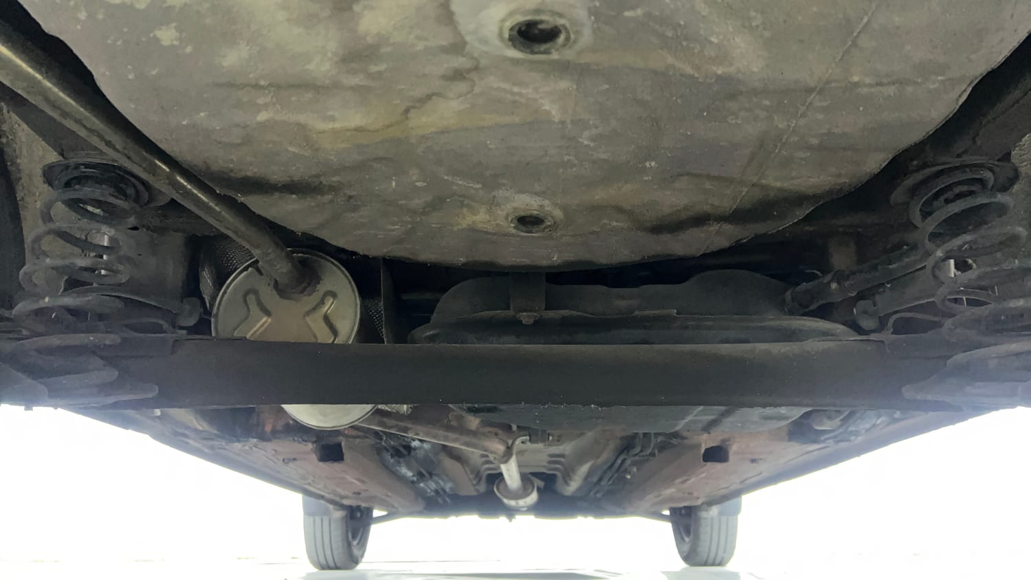 Used 2025 Renault Kwid CLIMBER 1.0 MT Dual Tone Petrol Manual extra REAR UNDERBODY VIEW (TAKEN FROM REAR)