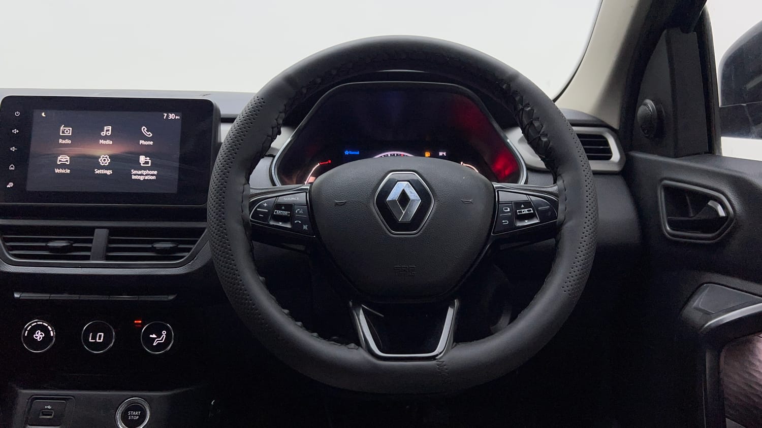 Used 2021 Renault Kiger RXZ MT Dual Tone Petrol Manual interior STEERING VIEW