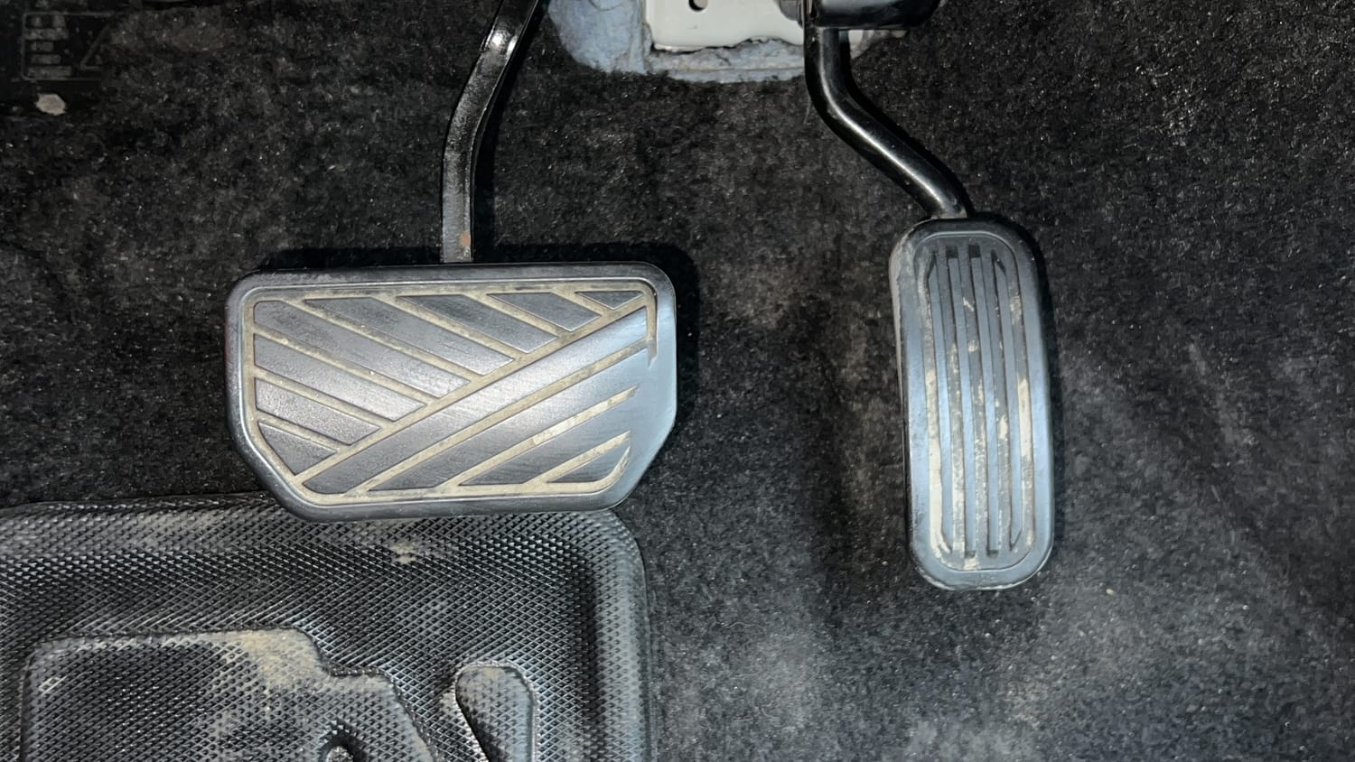 Used 2023 Maruti Suzuki Grand Vitara Alpha Plus Intelligent Hybrid eCVT Hybrid Automatic interior PEDALS VIEW