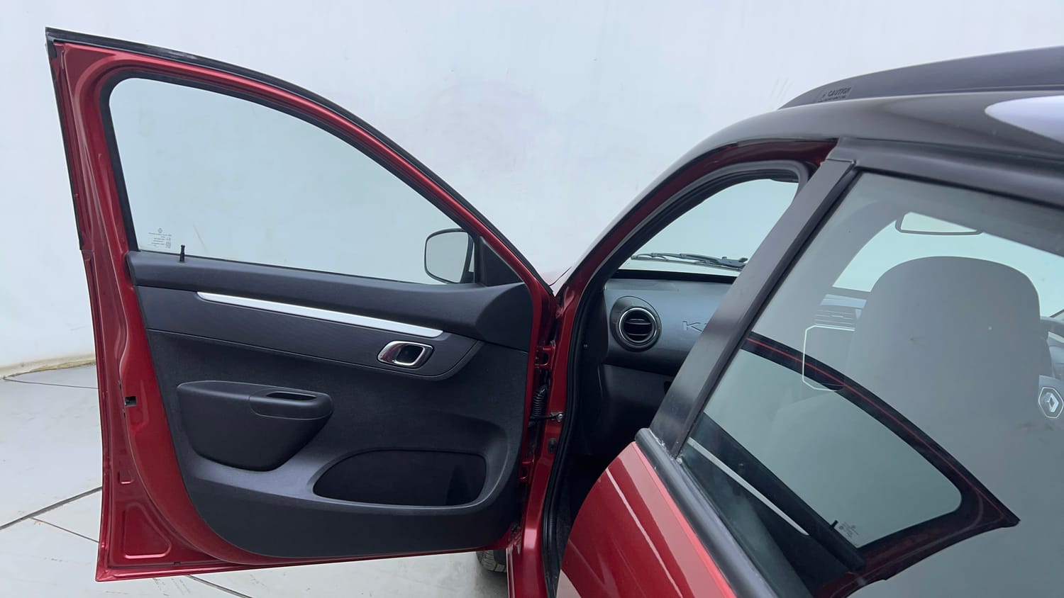 Used 2025 Renault Kwid CLIMBER 1.0 MT Dual Tone Petrol Manual interior LEFT FRONT DOOR OPEN VIEW