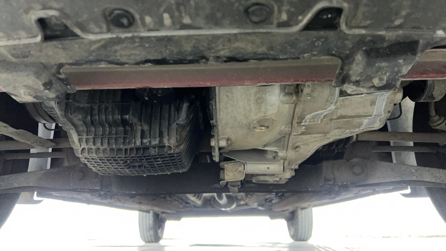 Used 2025 Renault Kwid CLIMBER 1.0 MT Dual Tone Petrol Manual extra FRONT LEFT UNDERBODY VIEW