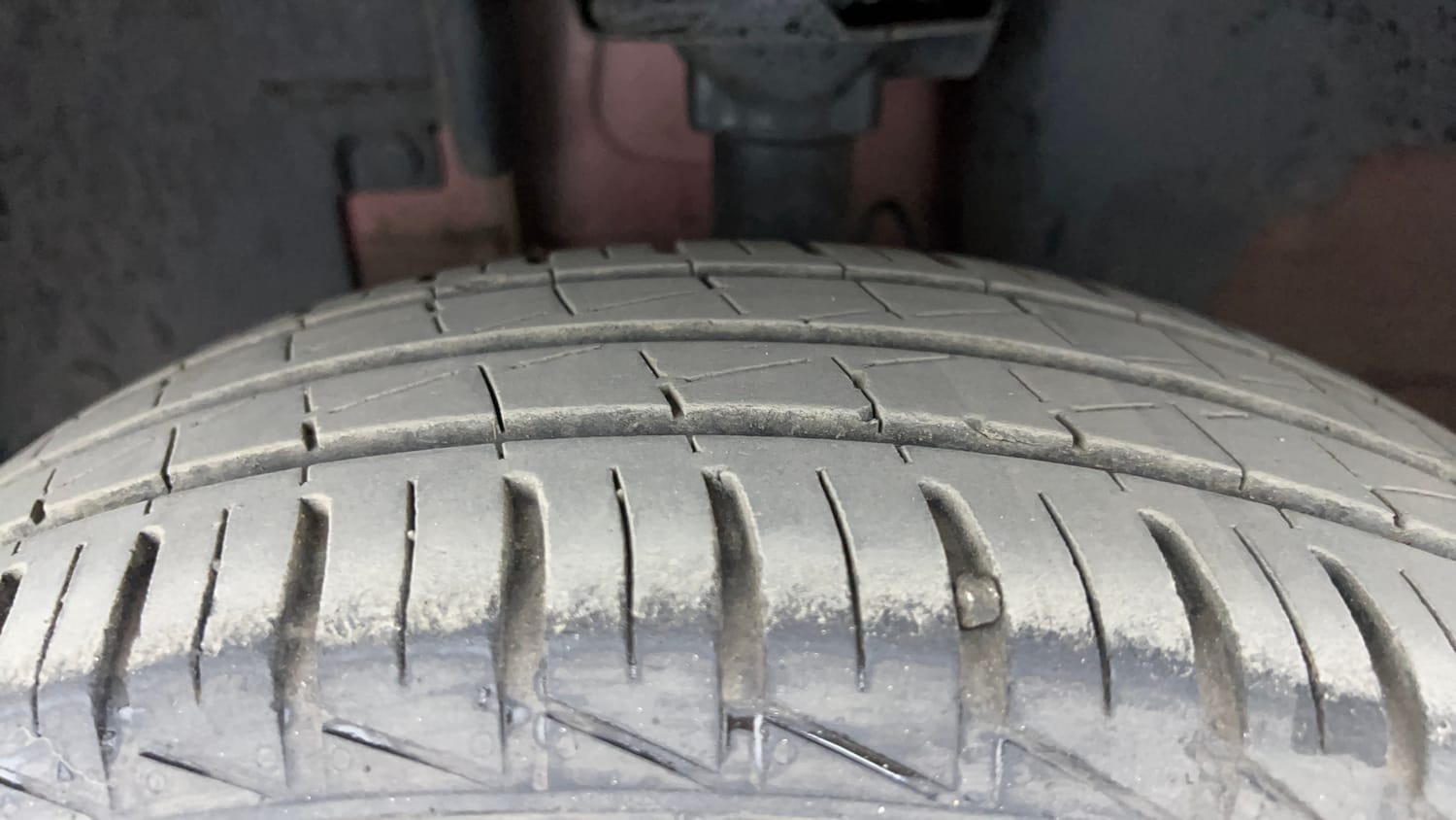 Used 2025 Renault Kwid CLIMBER 1.0 MT Dual Tone Petrol Manual tyres LEFT FRONT TYRE TREAD VIEW