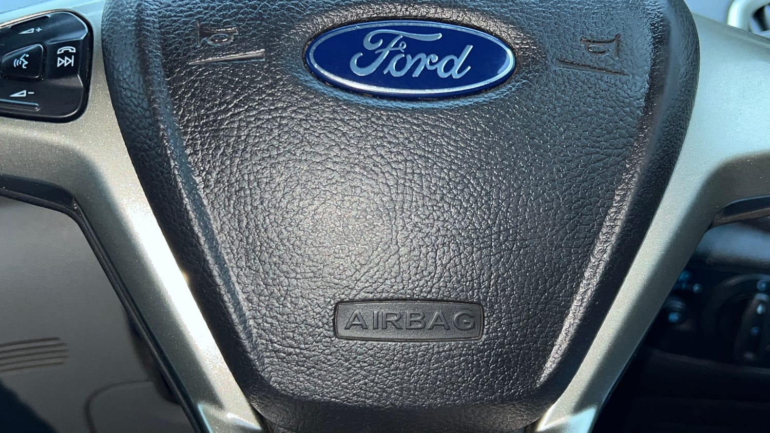 2016 Ford EcoSport Titanium 1.5L Ti-VCT AT-42