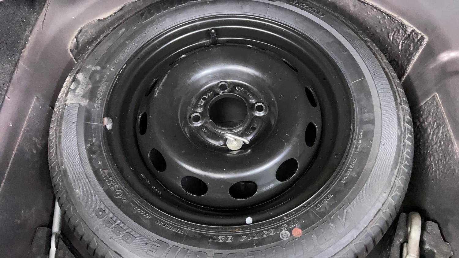 Used 2018 Tata Tigor Revotron XZA Petrol Automatic tyres SPARE TYRE VIEW
