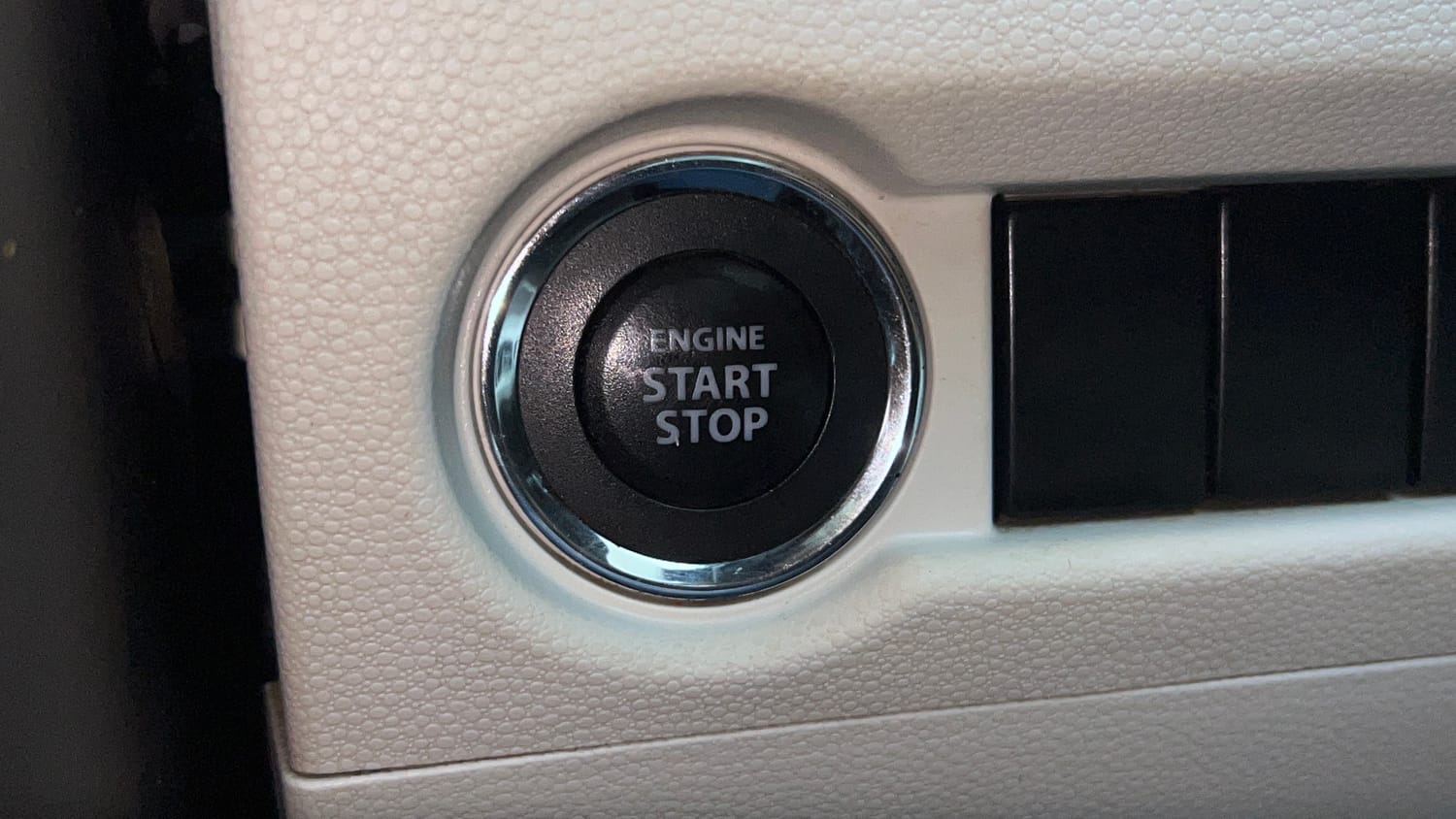 Used 2021 Maruti Suzuki Ignis Zeta 1.2 MT Petrol Manual top_features Keyless start