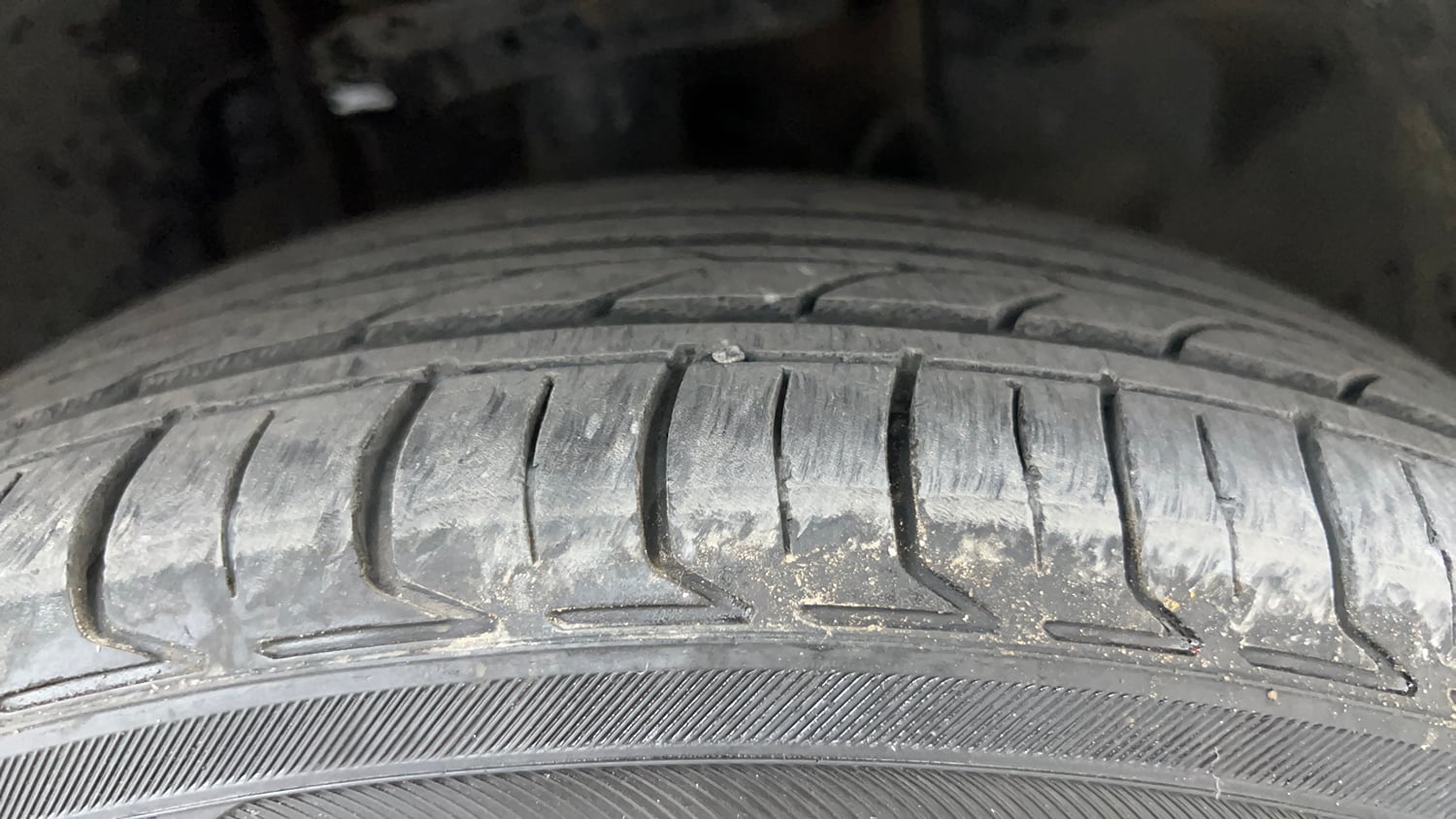 Used 2018 Tata Tigor Revotron XZA Petrol Automatic tyres RIGHT FRONT TYRE TREAD VIEW