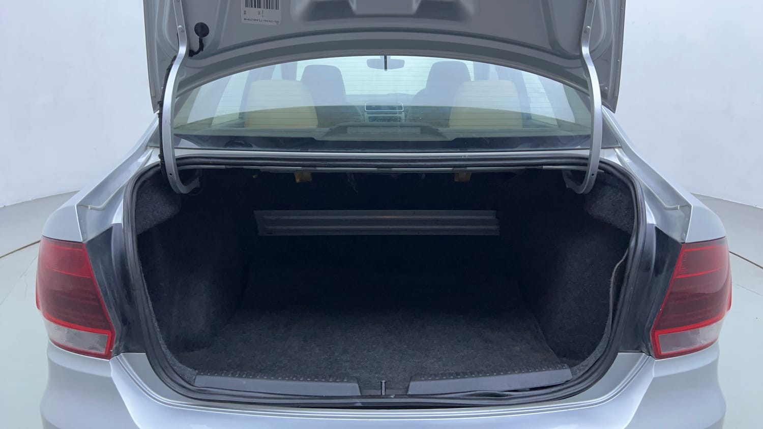 Used 2016 Volkswagen Vento Highline Petrol AT Petrol Automatic interior DICKY INSIDE VIEW
