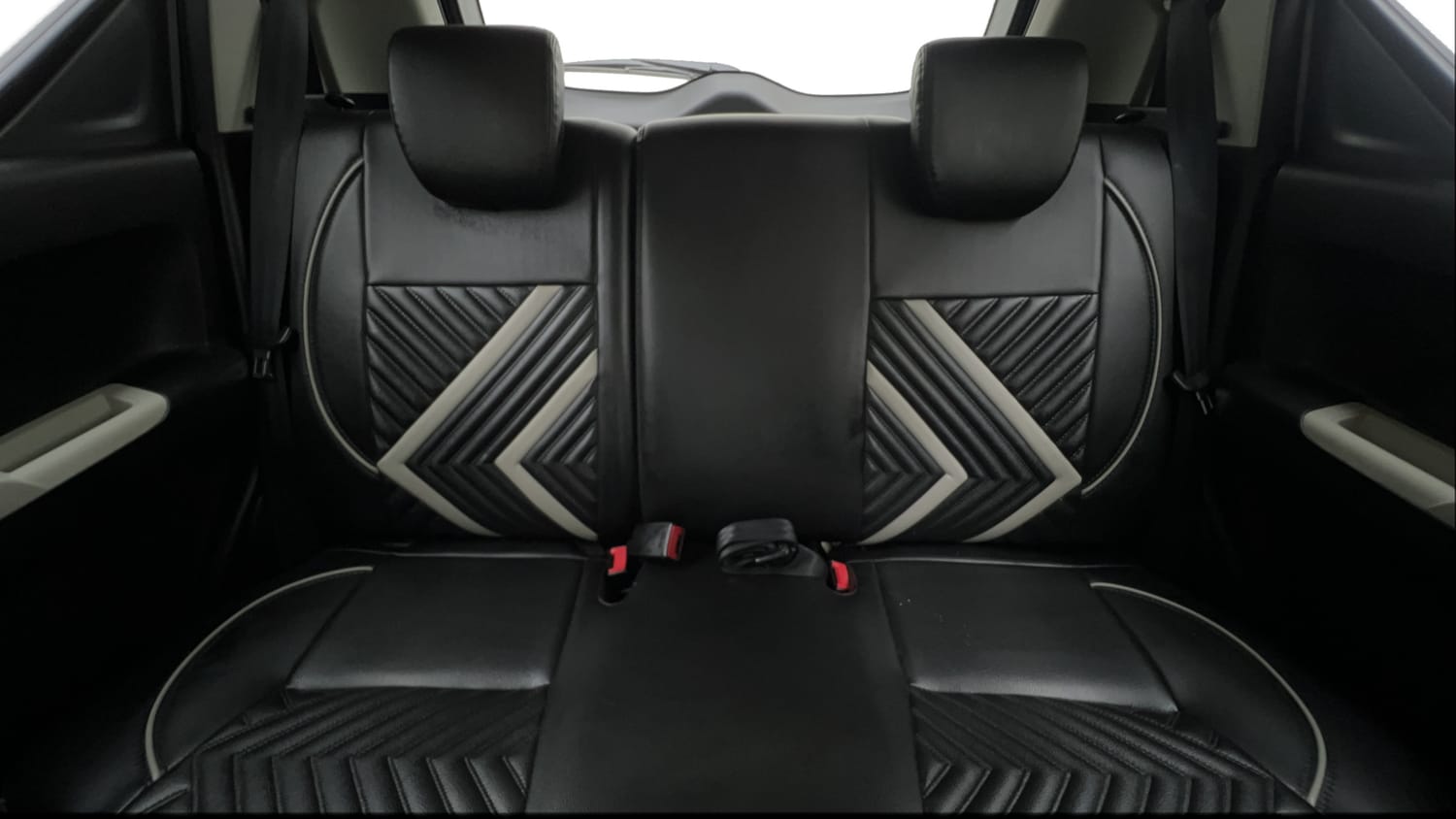 Used 2021 Maruti Suzuki Ignis Zeta 1.2 MT Petrol Manual interior REAR SEAT CONDITION VIEW