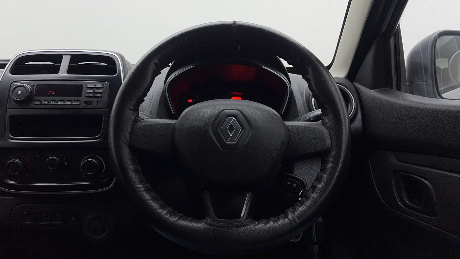 Used 2019 Renault Kwid RXL Petrol Manual interior STEERING VIEW