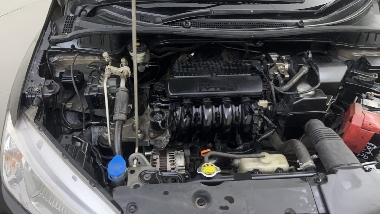 Used 2015 Honda City SV Petrol Manual engine ENGINE RIGHT SIDE VIEW